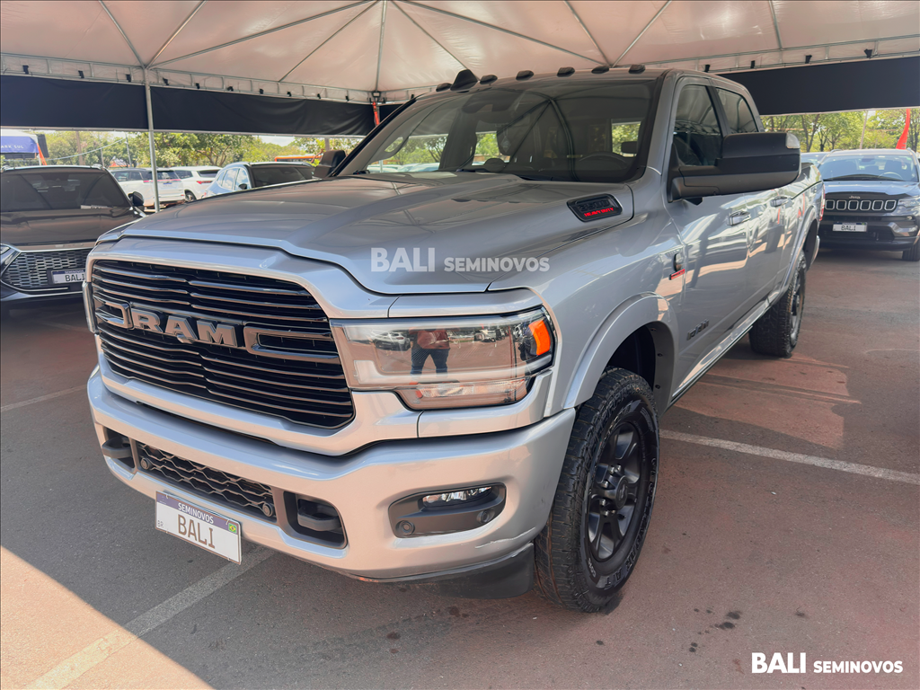 3500 6.7 I6 TURBO DIESEL LARAMIE NIGHT EDITION CD 4X4  AUTOMÁTICO1