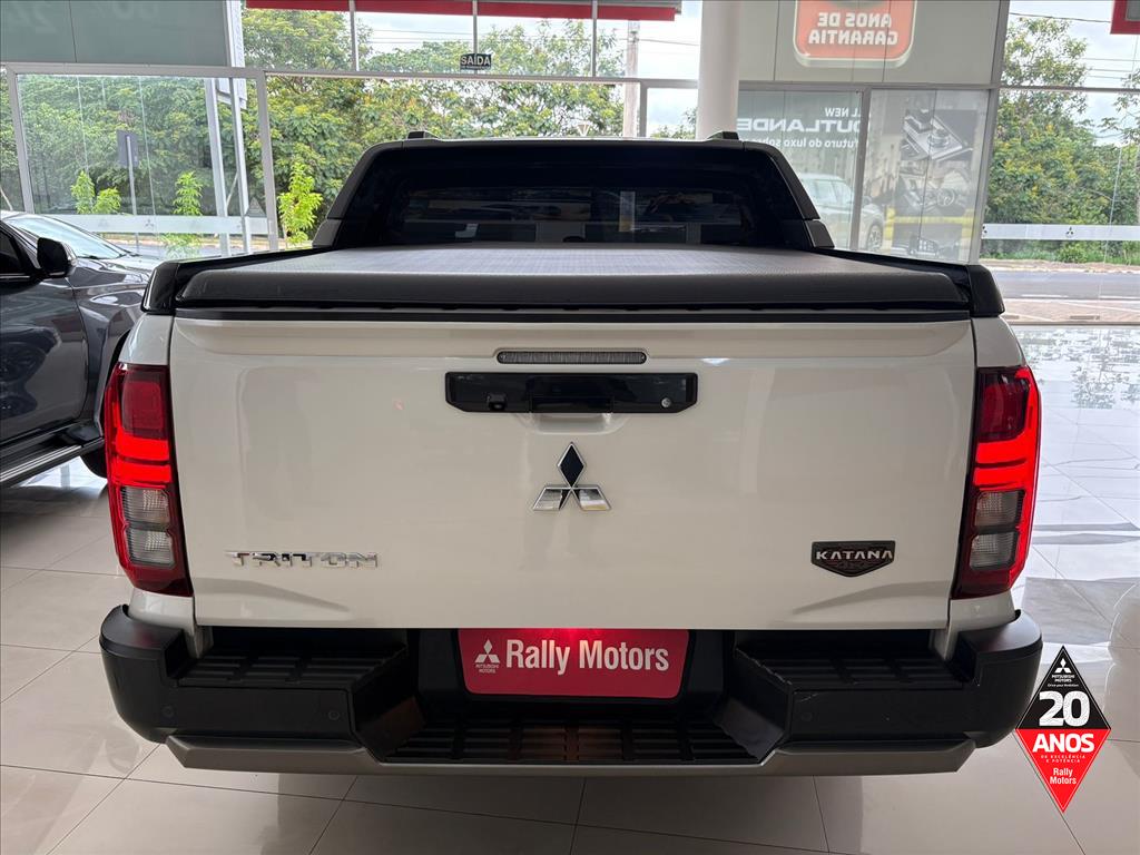 Mitsubishi-TRITON-2.4 BITURBO DIESEL CD KATANA 4X4 AUTOMÁTICO