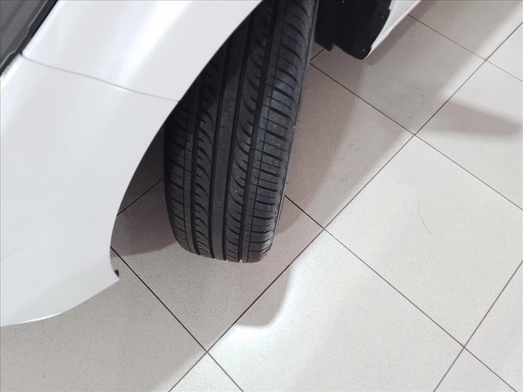 GM - Chevrolet-ONIX-1.4 MPFI LTZ 8V FLEX 4P MANUAL