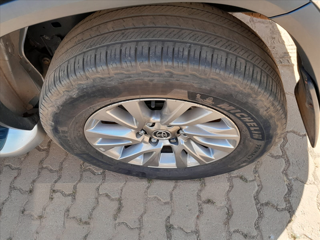 HILUX SW4 2.8 D-4D TURBO DIESEL SRX 7L 4X4 AUTOMÁTICO12