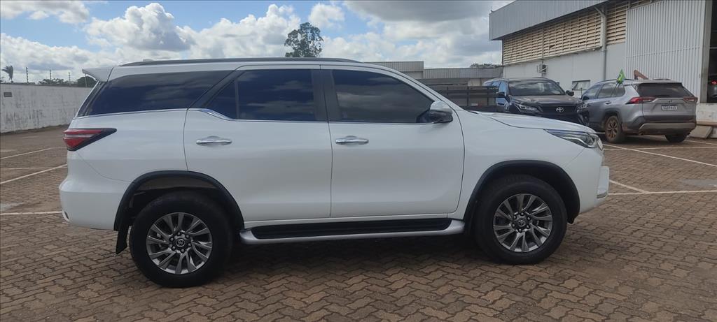 HILUX SW4 2.8 D-4D TURBO DIESEL SRX 4X4 AUTOMÁTICO5