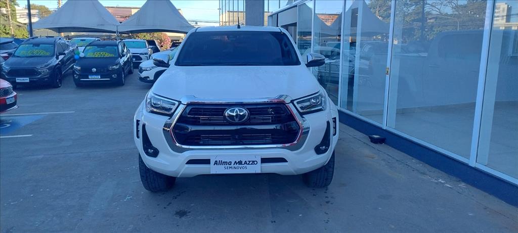 HILUX 2.8 D-4D TURBO DIESEL CD SRX 4X4 AUTOMÁTICO4