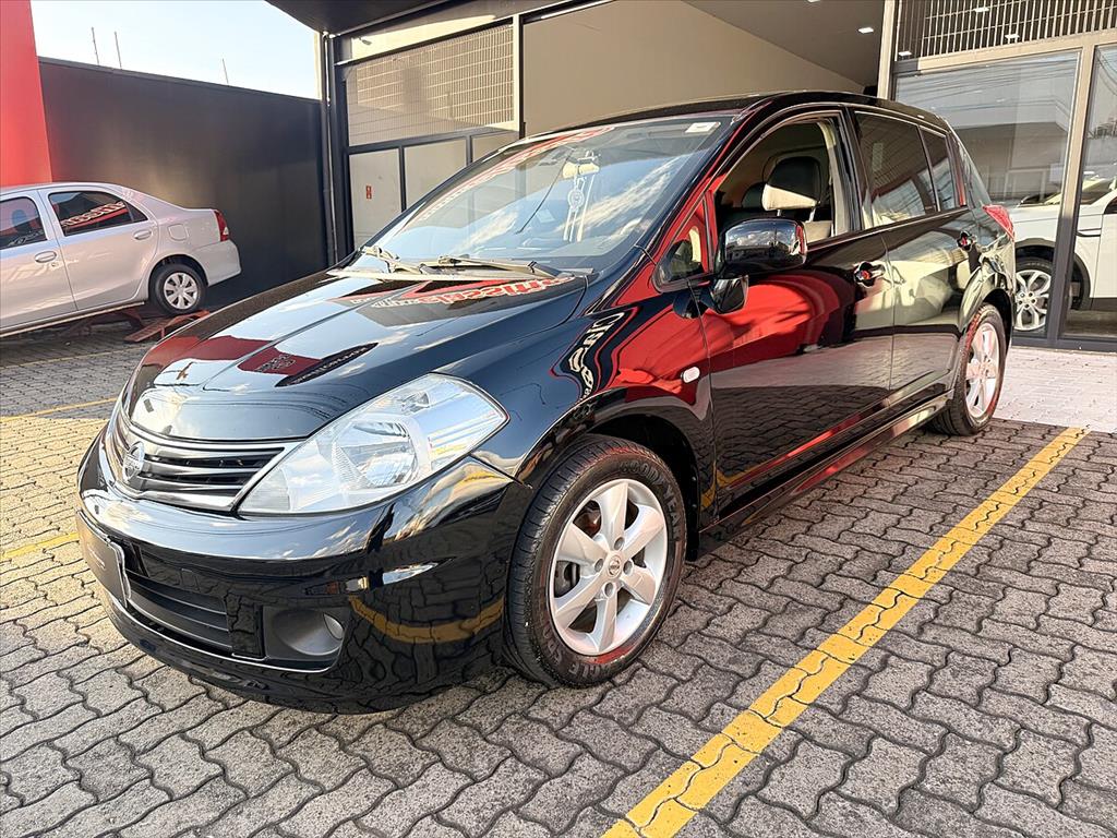Nissan Tiida - 1.8 SL 16V FLEX 4P MANUAL