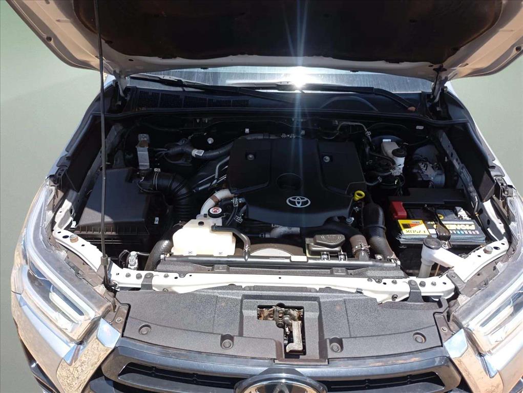 HILUX 2.8 D-4D TURBO DIESEL CD SRX 4X4 AUTOMÁTICO9