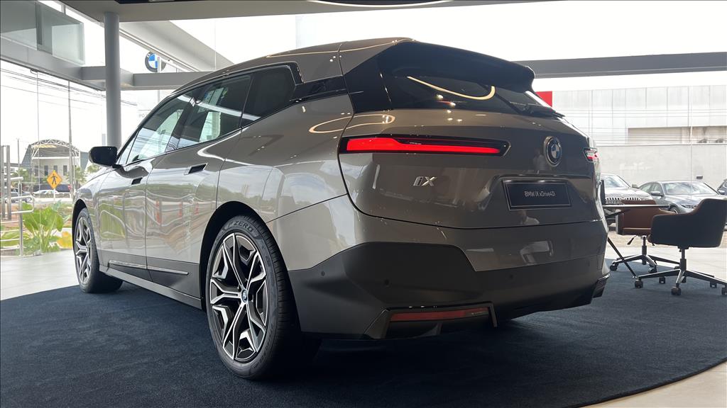 iX ELÉTRICO XDRIVE4015