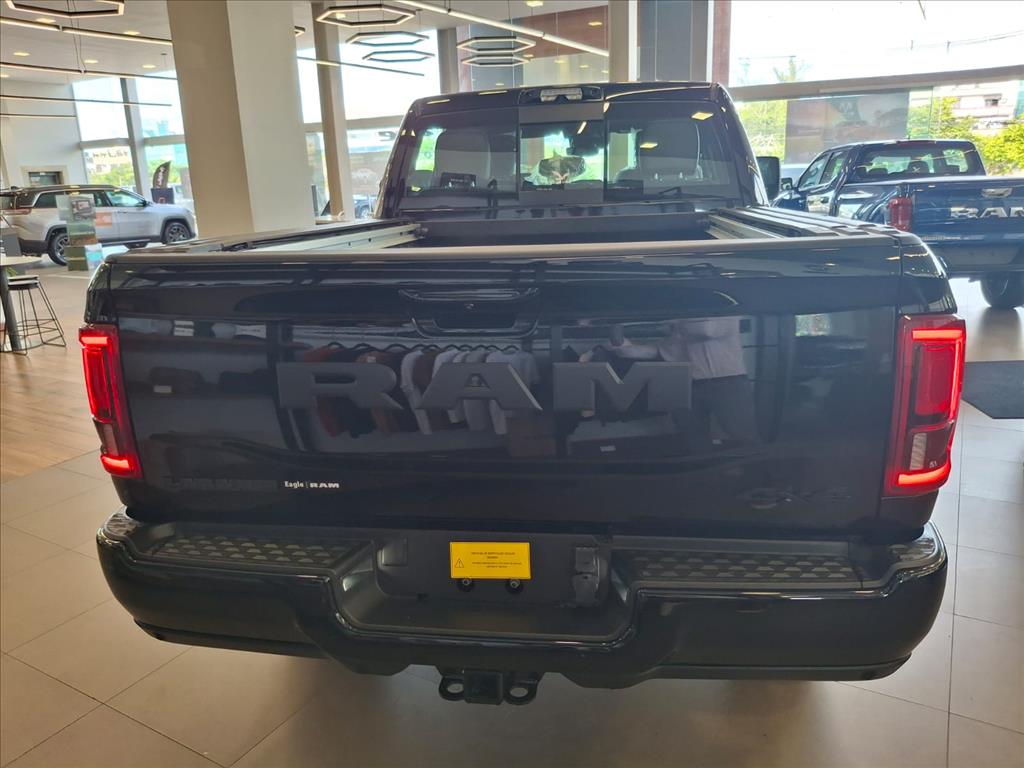 3500 6.7 I6 TURBO DIESEL LARAMIE NIGHT EDITION CD 4X4  AUTOMÁTICO4