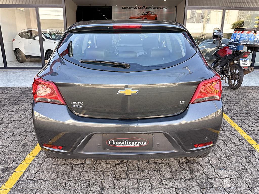 Chevrolet Onix - 1.4 MPFI LT 8V FLEX 4P AUTOMÁTICO