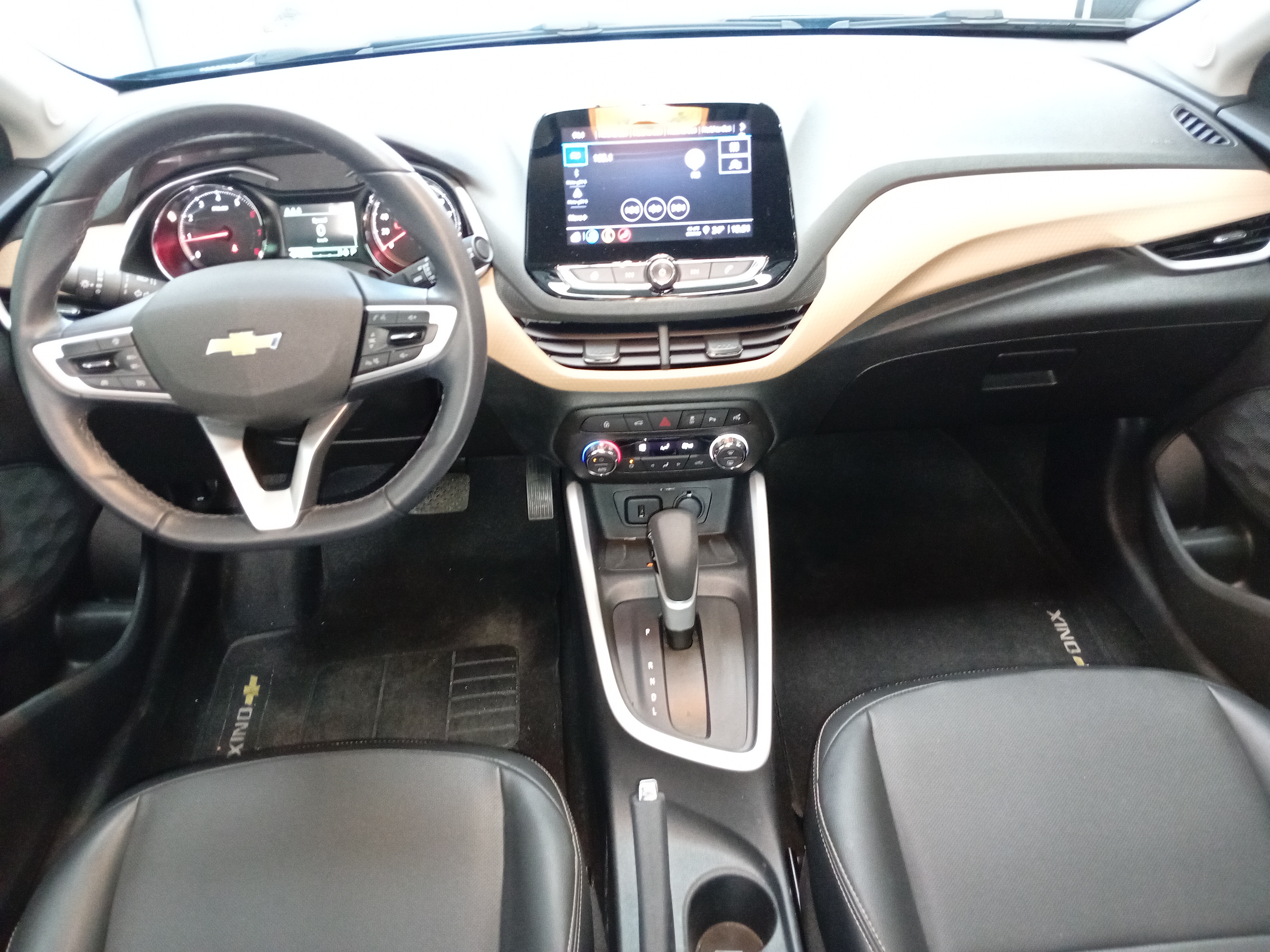 ONIX PLUS 1.0 TURBO FLEX PREMIER AUTOMÁTICO8