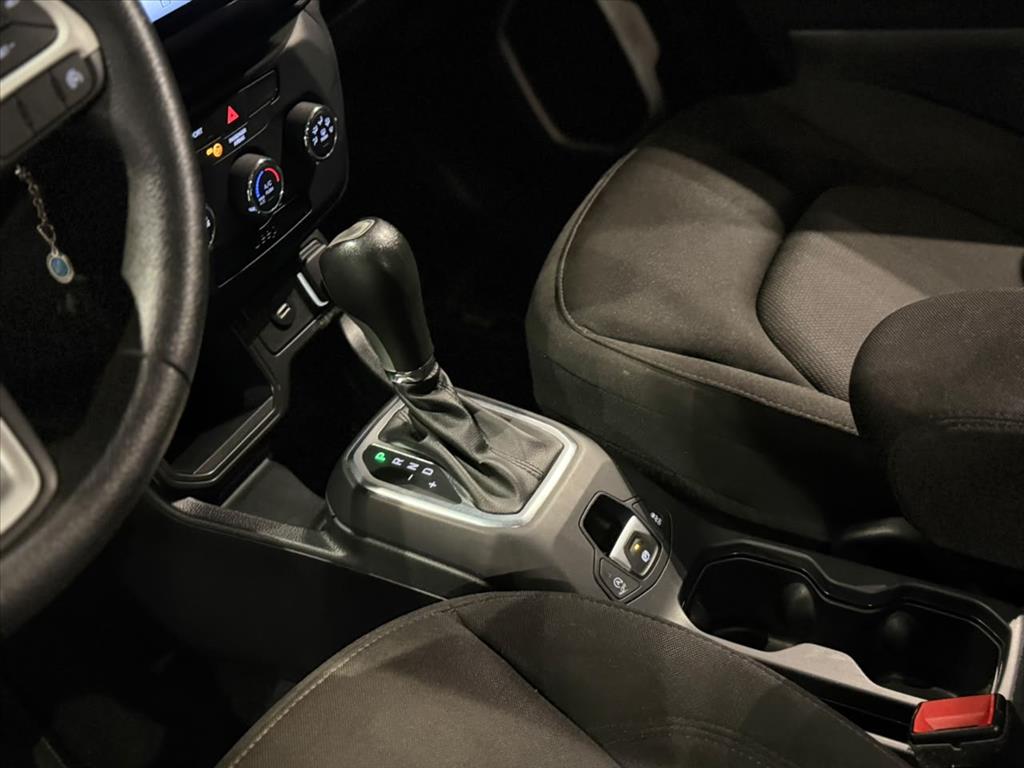 RENEGADE 1.8 16V FLEX STD 4P AUTOMÁTICO9