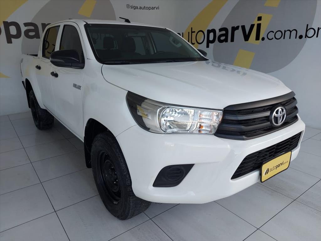 TOYOTA HILUX 2.8 POWER PACK 4X4 CD 16V DIESEL 4P MANUAL