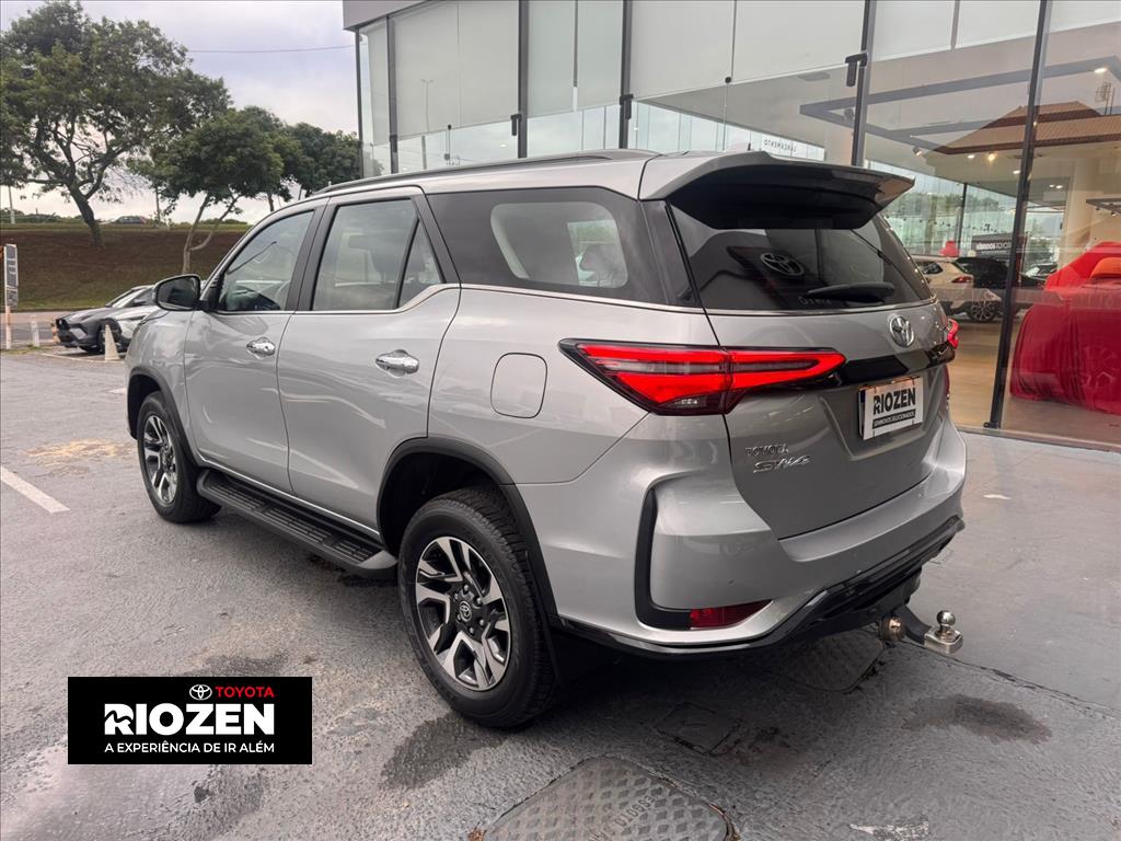 Toyota HILUX SW4 2024