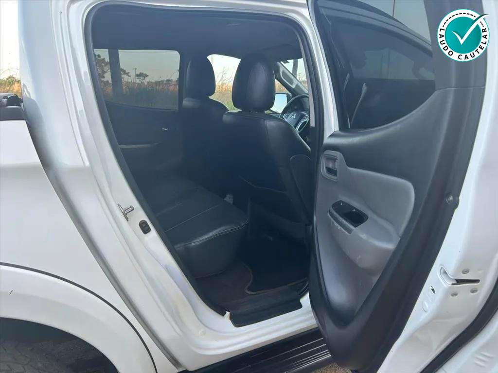 L200 TRITON 2.4 16V TURBO DIESEL SPORT HPE-S CD 4P 4X4 AUTOMÁTICO11