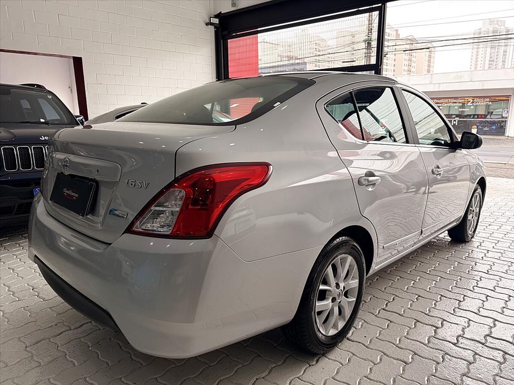 Nissan Versa - 1.6 16V FLEX SV 4P XTRONIC