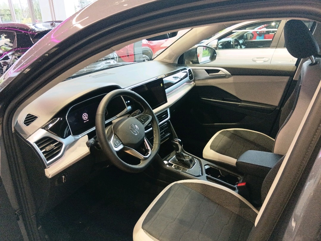 TAOS 1.4 250 TSI TOTAL FLEX COMFORTLINE AUTOMÁTICO6