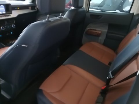 Ford-MAVERICK-2.5 HYBRID LARIAT e-CVT