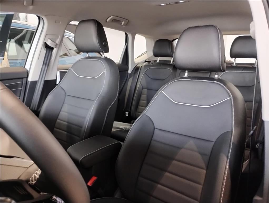 TAOS 1.4 250 TSI TOTAL FLEX HIGHLINE AUTOMÁTICO9
