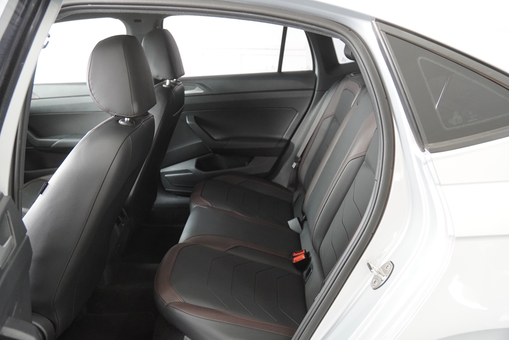 VIRTUS 1.0 200 TSI HIGHLINE AUTOMÁTICO9