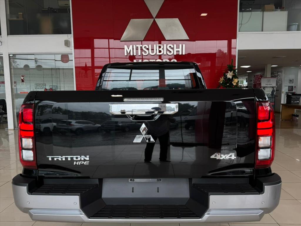 Mitsubishi-TRITON-2.4 BITURBO DIESEL CD HPE 4X4 AUTOMÁTICO