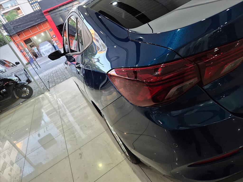 GM - Chevrolet-ONIX PLUS-1.0 FLEX LT MANUAL