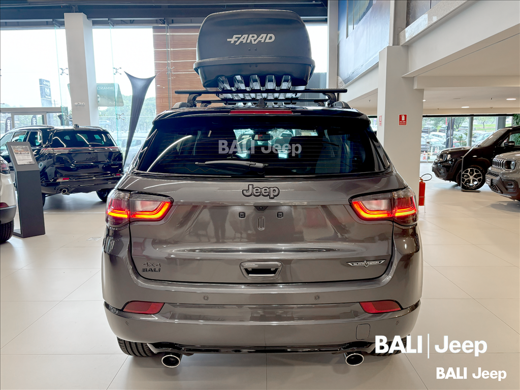 COMPASS 2.0 HURRICANE 4 TURBO GASOLINA BLACKHAWK AT95