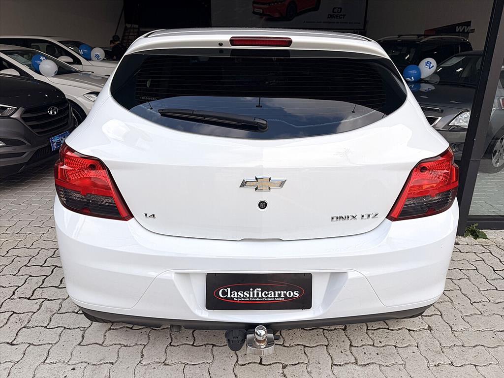 Chevrolet Onix - 1.4 MPFI LTZ 8V FLEX 4P MANUAL