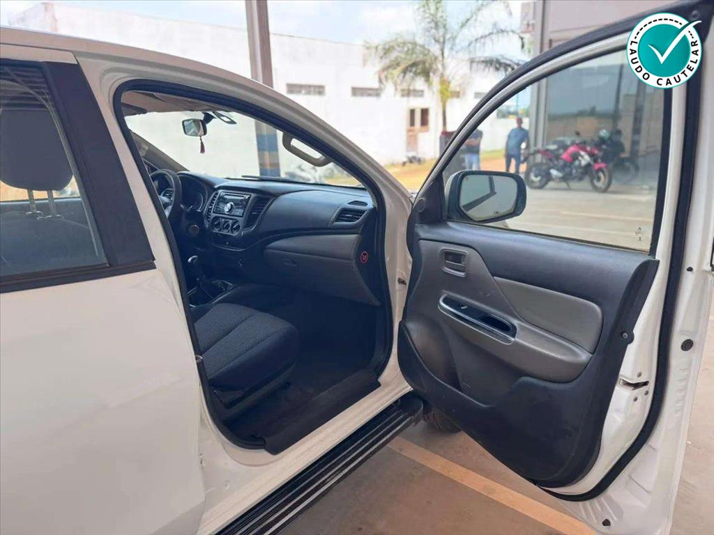 L200 TRITON 2.4 16V TURBO DIESEL SPORT HPE CD 4P 4X4 AUTOMÁTICO17