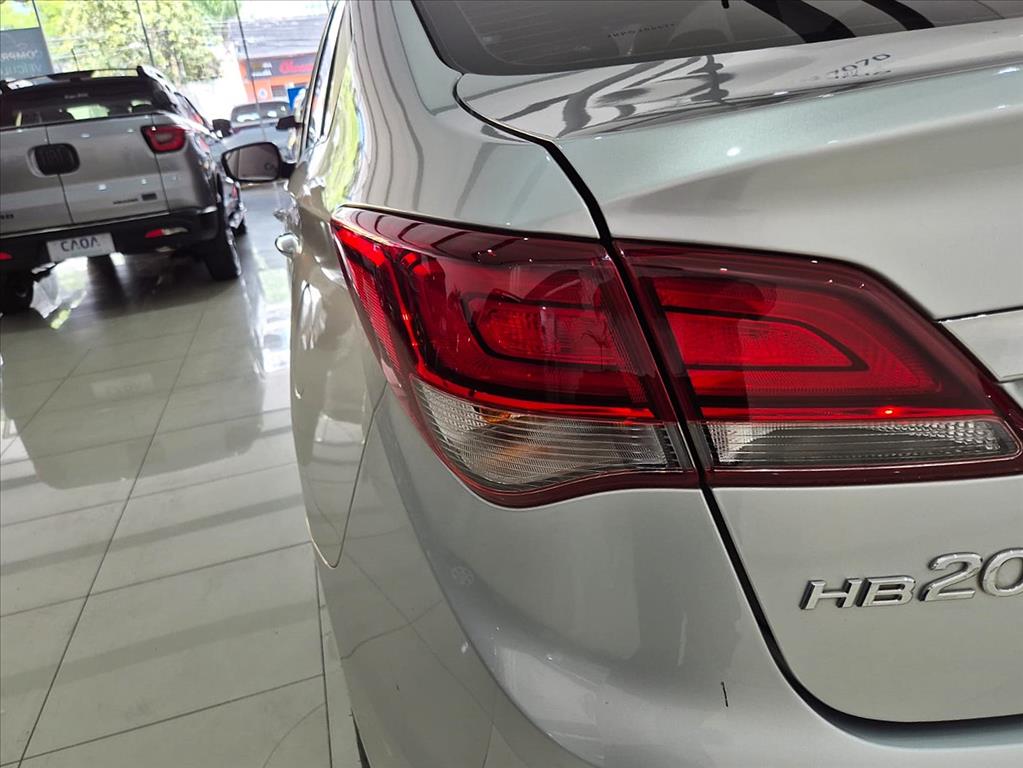 Hyundai-HB20S-1.6 PREMIUM 16V FLEX 4P AUTOMÁTICO