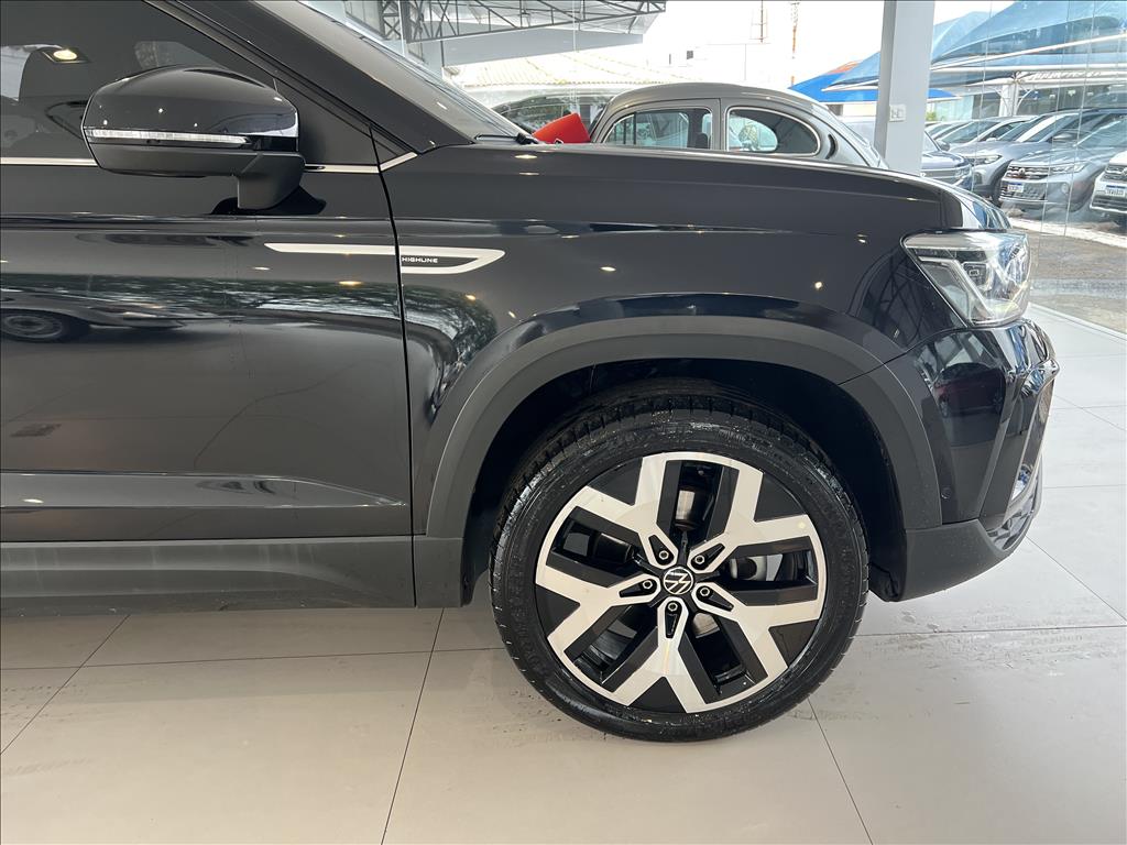 TAOS 1.4 250 TSI TOTAL FLEX HIGHLINE AUTOMÁTICO4