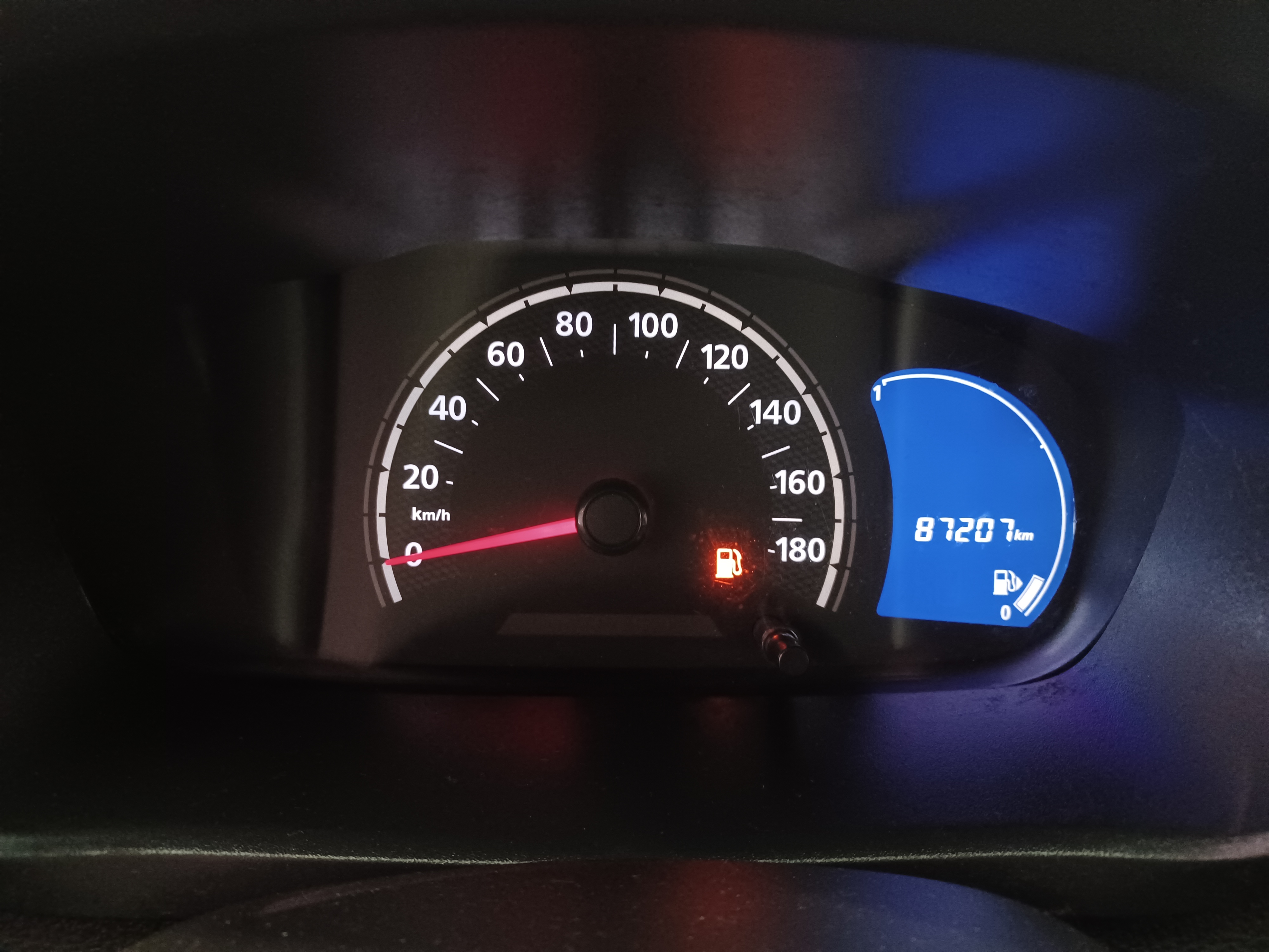 Renault-KWID-1.0 12V SCE FLEX ZEN MANUAL