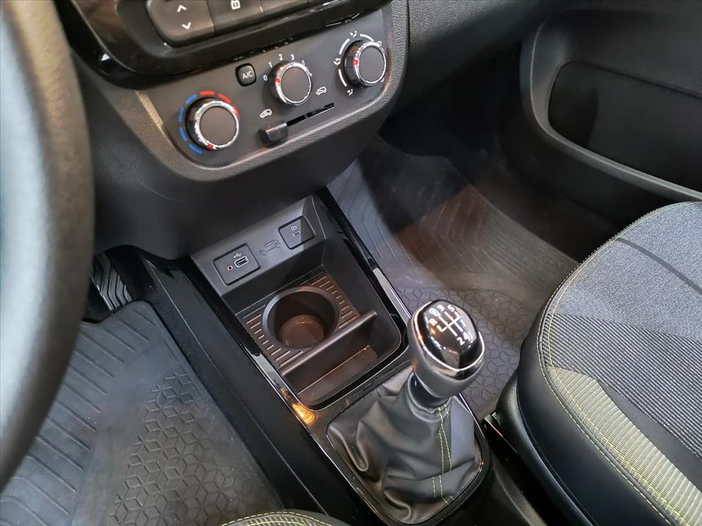 KWID 1.0 12V SCE FLEX OUTSIDER MANUAL9