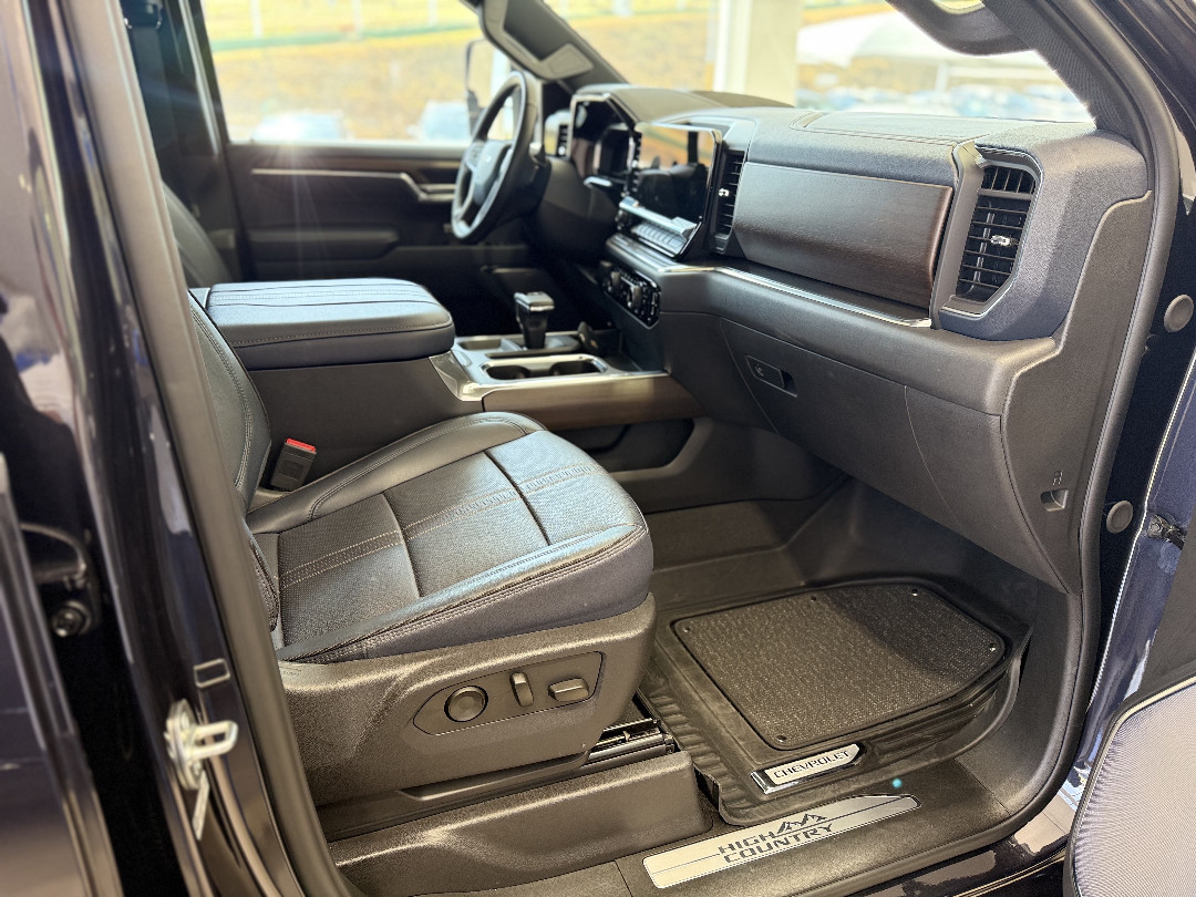 SILVERADO 5.3 V8 GASOLINA 1500 HIGH COUNTRY 4X4 AUTOMÁTICO