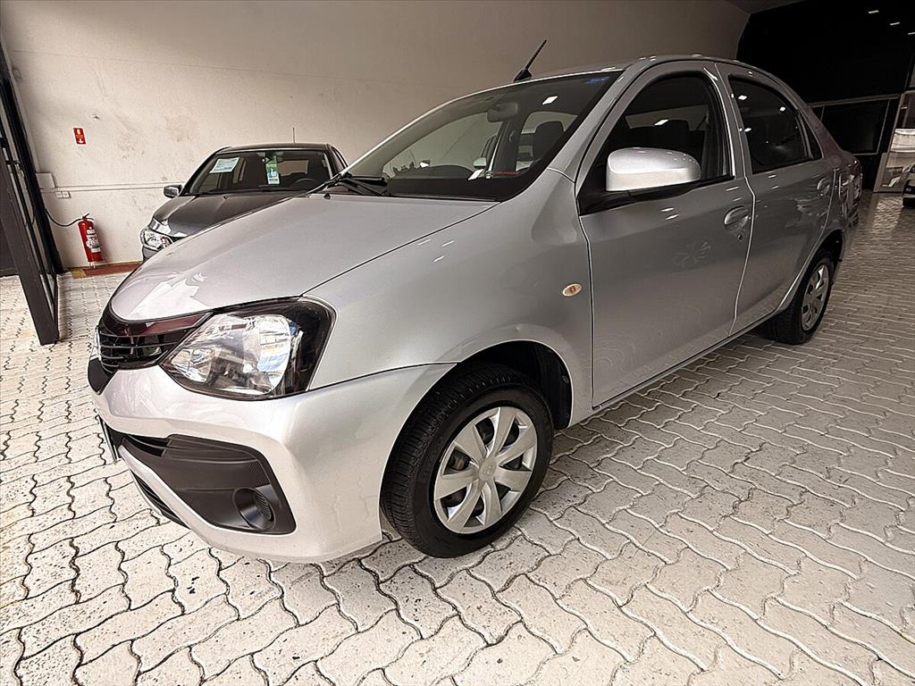 Toyota Etios - 1.5 X SEDAN 16V FLEX 4P MANUAL