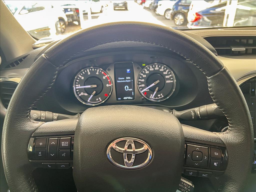 HILUX 2.8 D-4D TURBO DIESEL CD SRX 4X4 AUTOMÁTICO8