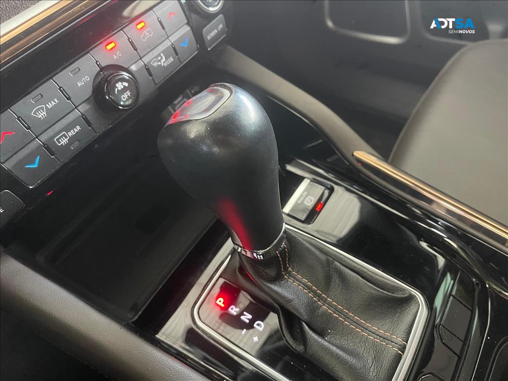 JEEP COMMANDER 1.3 T270 TURBO FLEX OVERLAND AT6
