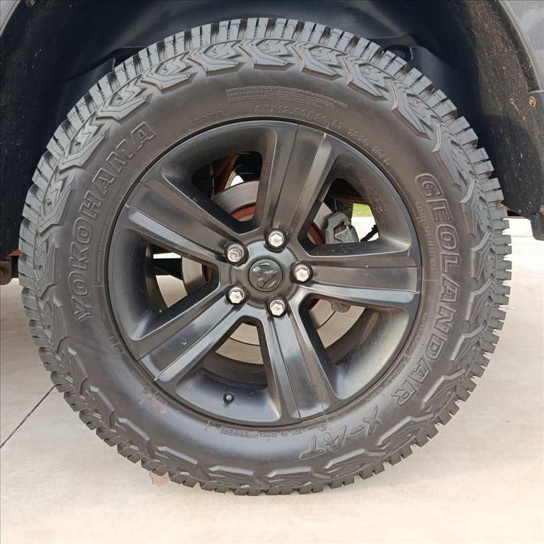 CLASSIC 5.7 V8 GASOLINA LARAMIE CD 4X4 AUTOMÁTICO12