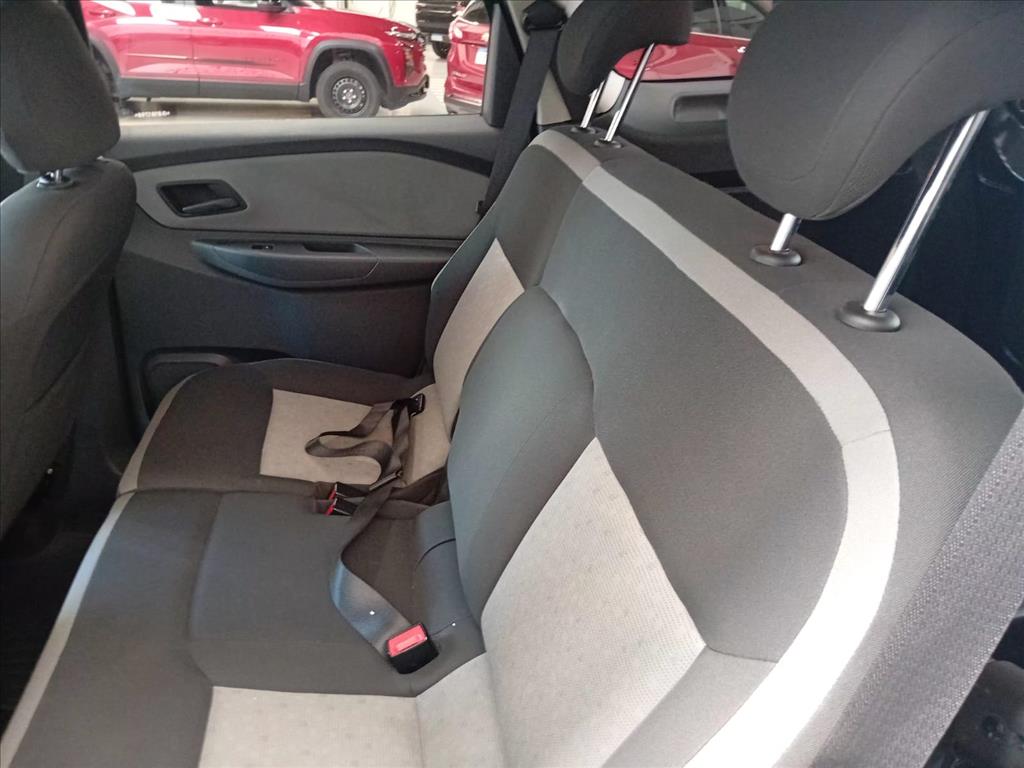 SPIN 1.8 LT 8V FLEX 4P AUTOMÁTICO11