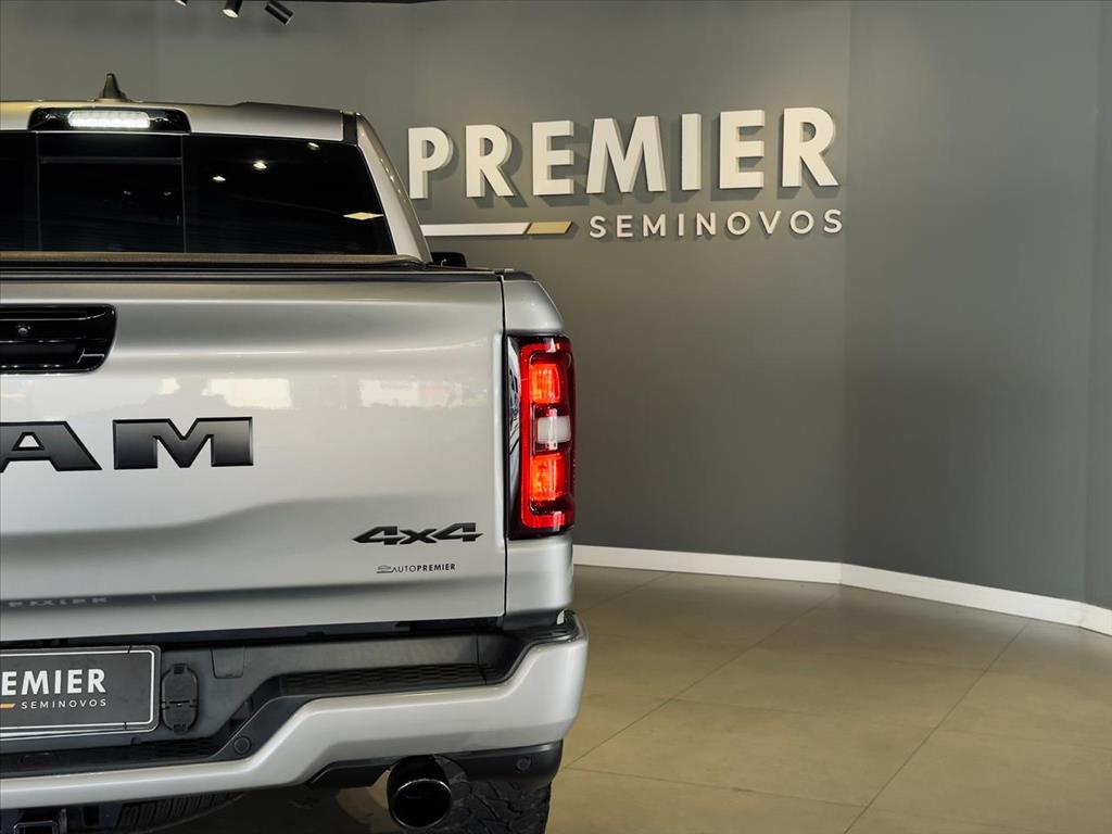 1500 3.0 HURRICANE 6 BITURBO GASOLINA LARAMIE NIGHT EDITION CD 4X4 AUTOMÁTICO11