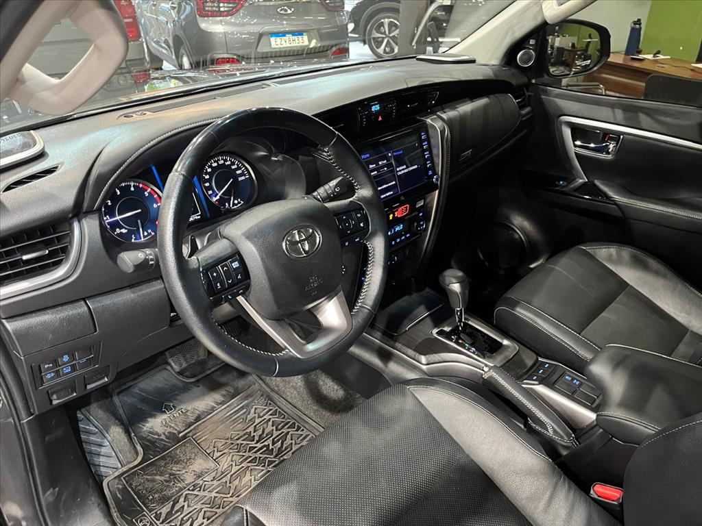 HILUX SW4 2.8 D-4D TURBO DIESEL SRX 4X4 AUTOMÁTICO10