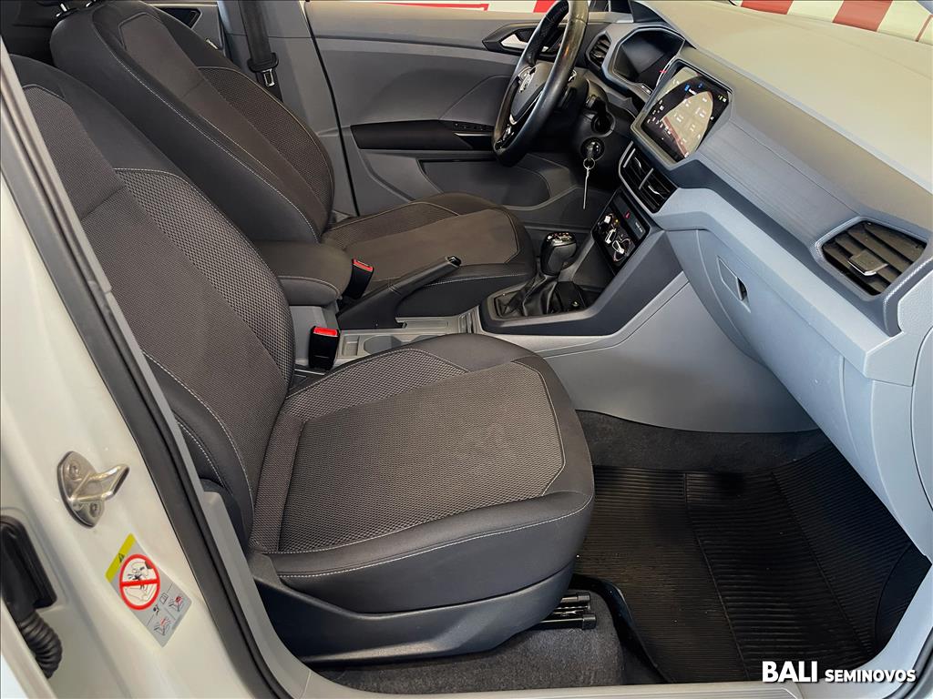 T-CROSS 1.0 200 TSI TOTAL FLEX AUTOMÁTICO10