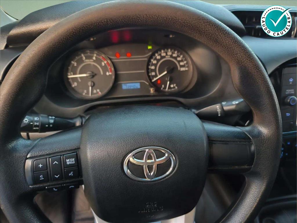 HILUX 2.8 D-4D TURBO DIESEL CD POWER PACK 4X4 MANUAL7