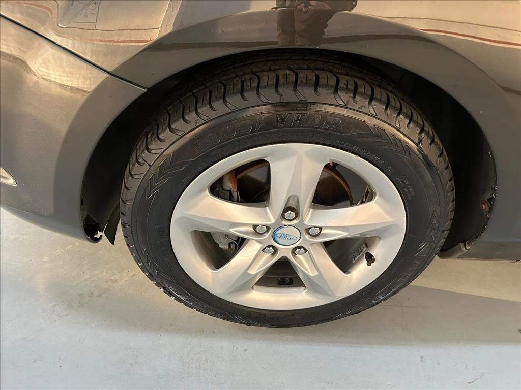 Ford-FOCUS-1.6 GL 16V FLEX 4P MANUAL