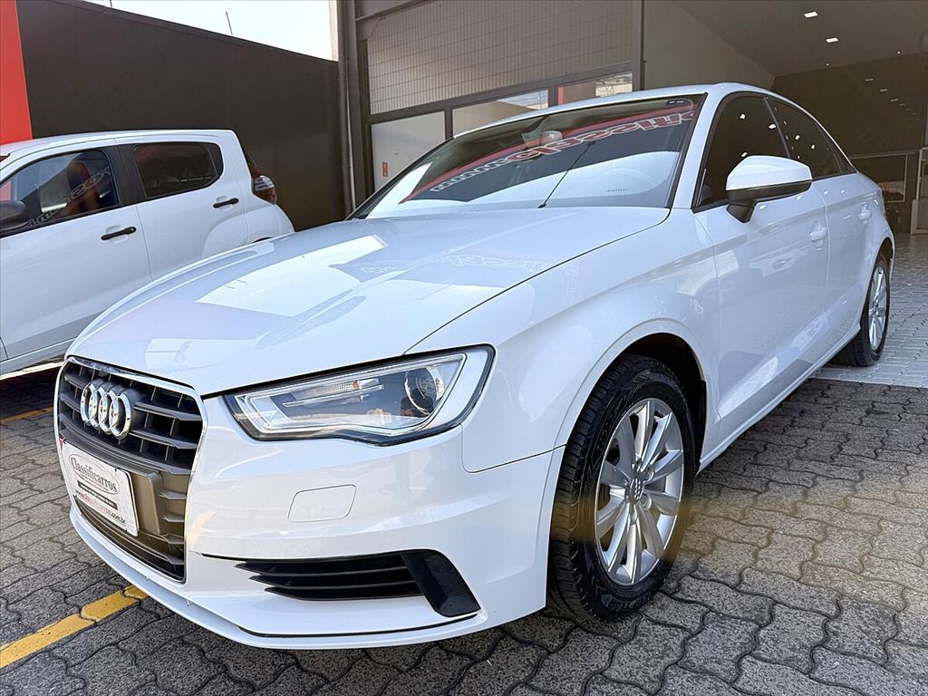 Audi A3 - 1.4 TFSI SEDAN ATTRACTION 16V GASOLINA 4P S-TRONIC