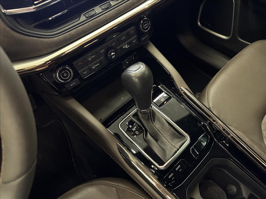 COMMANDER 1.3 T270 TURBO FLEX OVERLAND AT610