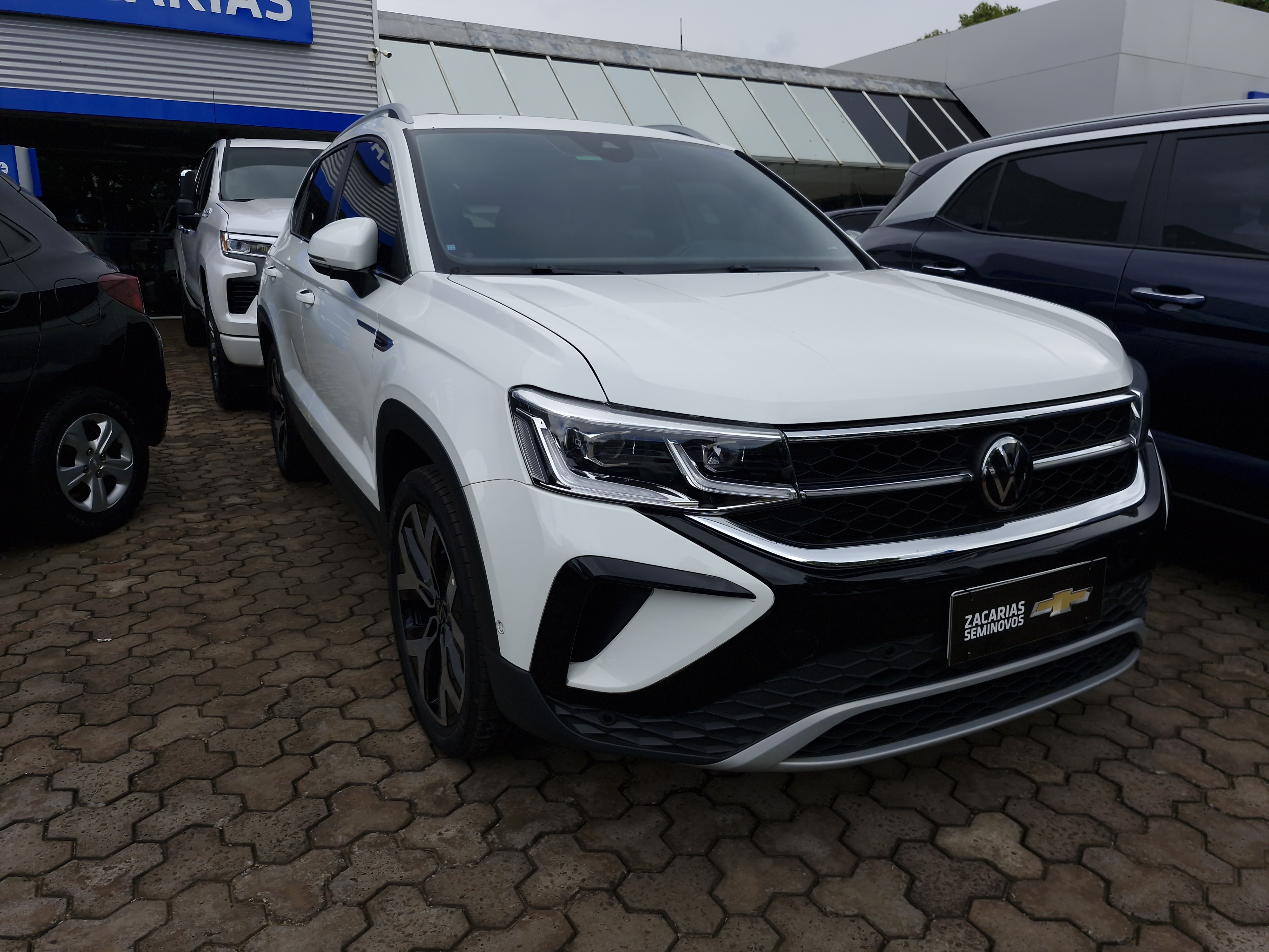 TAOS 1.4 250 TSI TOTAL FLEX HIGHLINE AUTOMÁTICO1