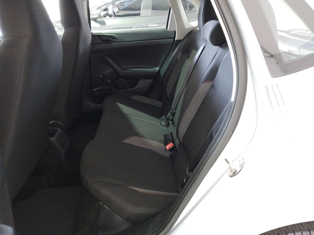 VW - Volkswagen-POLO-1.0 MPI TRACK MANUAL