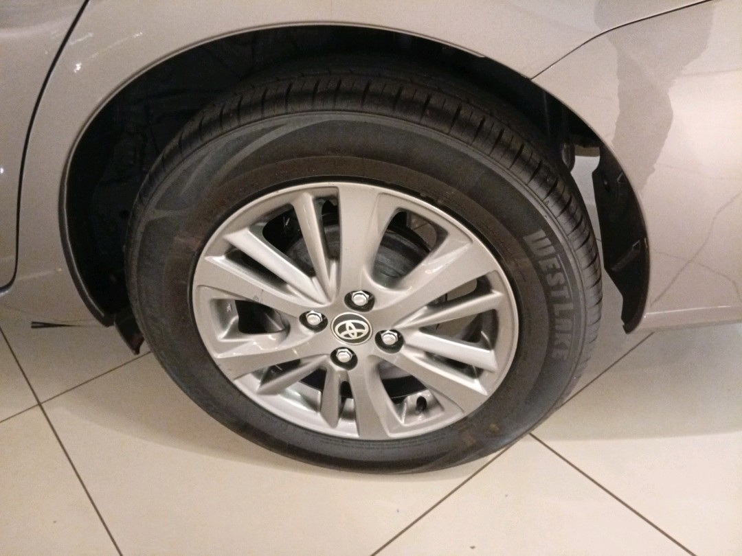 Toyota-YARIS-1.5 16V FLEX SEDAN XL PLUS CONNECT MULTIDRIVE