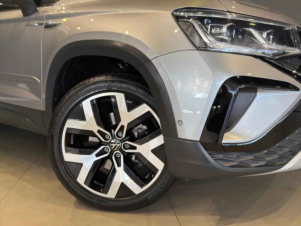 TAOS 1.4 250 TSI TOTAL FLEX HIGHLINE AUTOMÁTICO1
