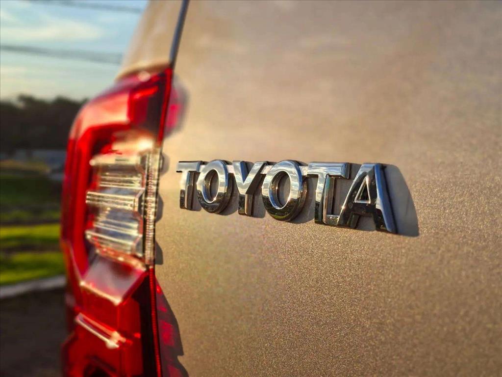 HILUX 2.8 D-4D TURBO DIESEL CD SRX PLUS 4X4 AUTOMÁTICO10