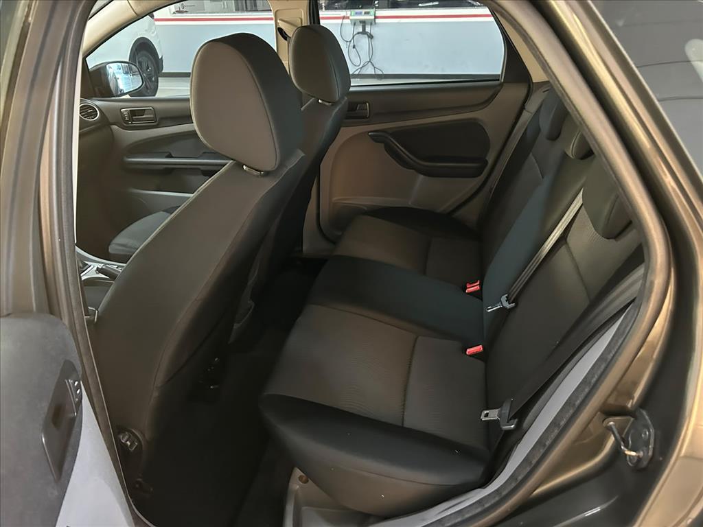 Ford-FOCUS-1.6 GL 16V FLEX 4P MANUAL