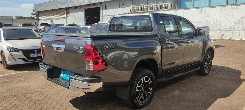 HILUX 2.8 D-4D TURBO DIESEL CD SRV 4X4 AUTOMÁTICO3